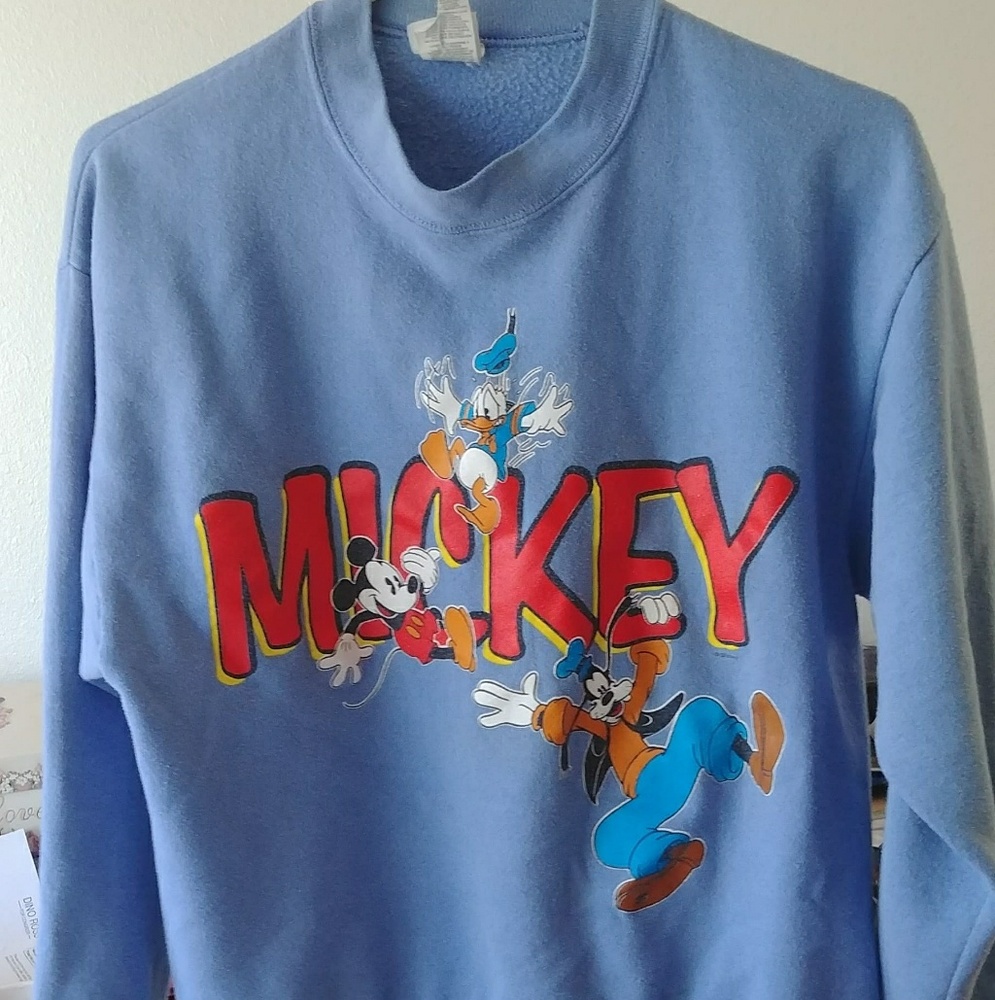 Sweatshirt